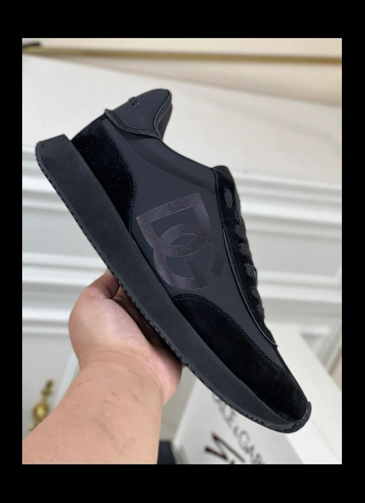 Factory price: 458💰••New product•• Dolce&G*_dgDolce&G*_dgDolce&G*_dgDolce&G*_dgDolce&G*_dgDolce&G*_dgDolce&G*_dgDolce&G*_dgDolce&G* 2024 new men's lace-up leather casual sneakers for early spring are made of imported suede cowhide spliced ​​with waterproof fabrics, mixed and matched color design, a fashionable and energetic sneaker that can easily meet the needs of modern dressing and highlight the contemporary lifestyle style. The foot is fully lined with cowhide for greater comfort. The tongue and heel are decorated with logos. It is equipped with a rubber outsole. The heel and toe are wrapped to further protect our feet. It is a model worth buying! Size: 39-44 (customized at 38.45)